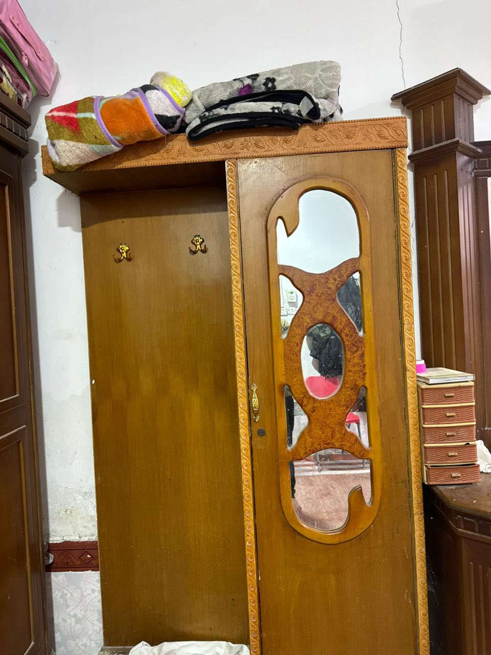 غرفه اخشاب مستعمله للبيع في البصرة الهارثة السعر 450 وبي مجال الرقم ***********
