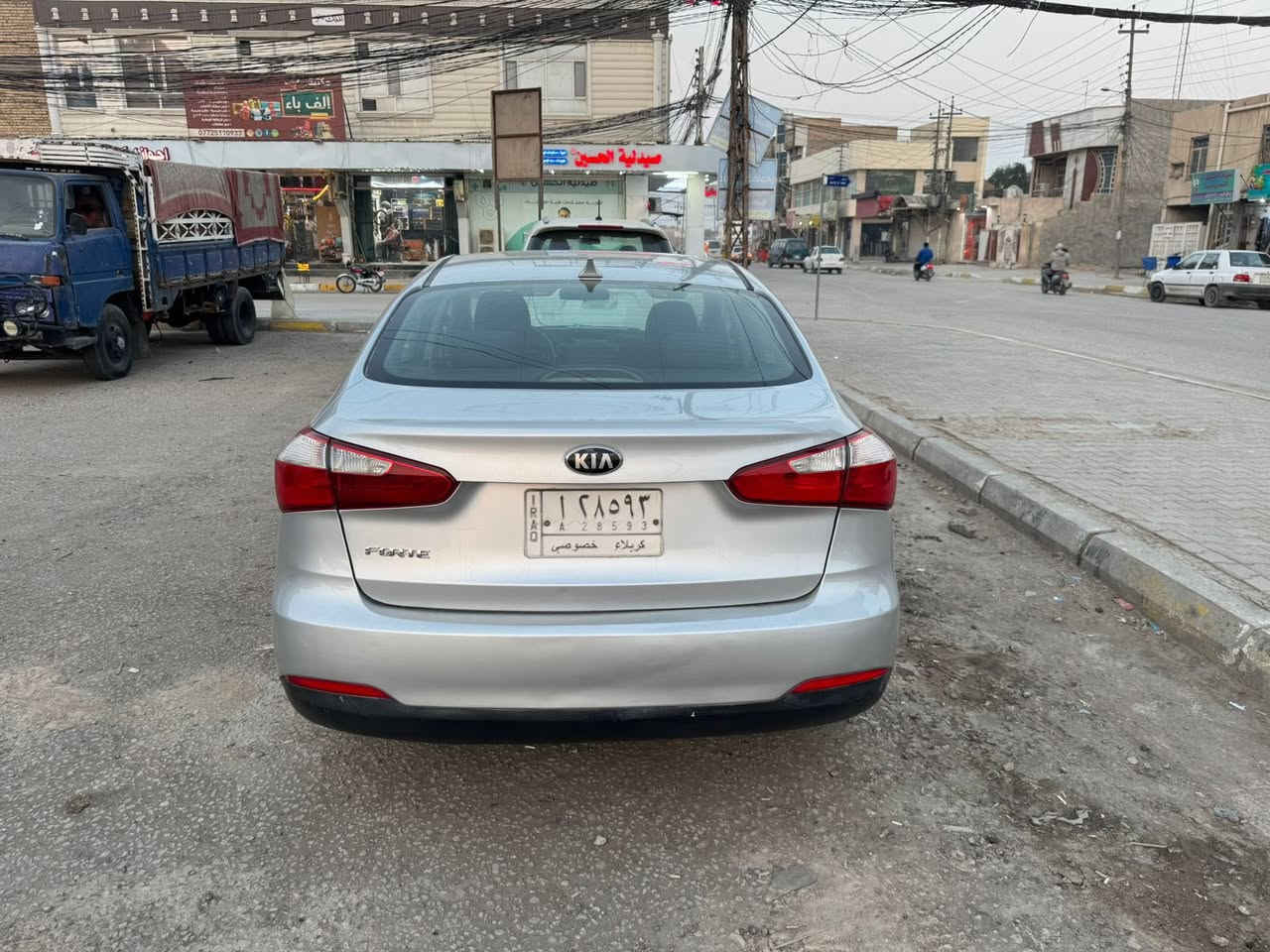 سلام عليكم فورتي سيارة جديدة احلى من صور بيها جاملغ جهه سايق صبغ بدون دواخل وبيها جاملغ الخلفي فقط دور ع كدة  مكان سيارة كربلاء الحسينيه مصطفى خان. ***********
