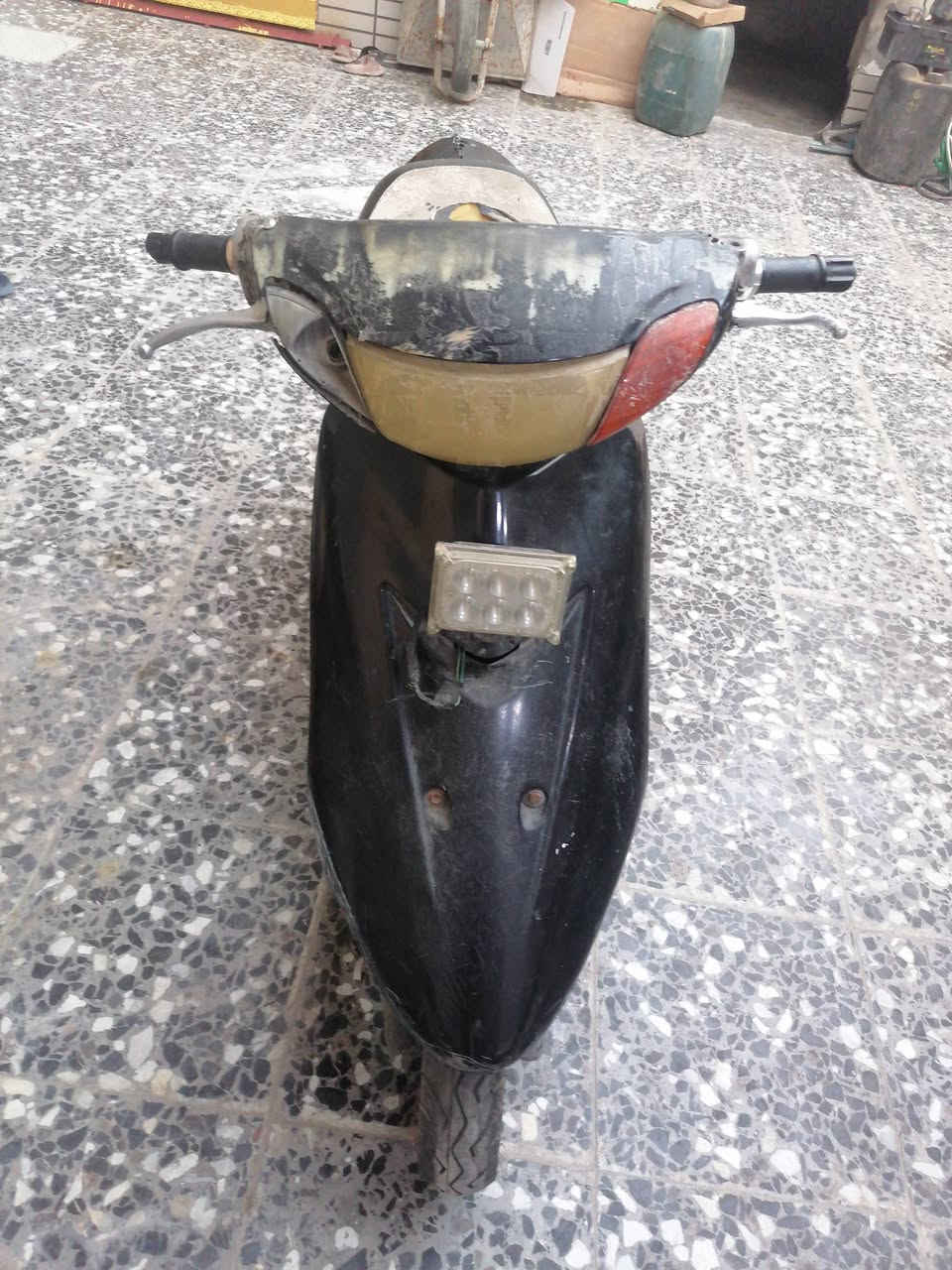 السلام عليكم دراجه عصفوريه دراجه ما جاي يوصل الكابريته بنزين بيع كوم حديد تايرات جدد باتري جدد كهربائي شغاله لايت لد مكينته ناعمه كلش سعره 85بيه مجال
مكاني البصره القبله حي القائم 
رقمي ***********
