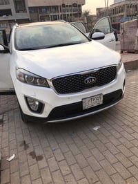 سورنتو موديل 18 فول الفول 1/1  عداد المسافة 77 سيارة خليجي يوجد صبغ نص...