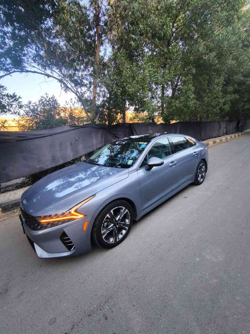 كيا 2022 K5 EX لون معدني قريب السمنتي فول مواصفات واحد على واحد اعلى فئة
مكلف بالنشر رجاء
 باقيلهة سنتين ونص وتصير حرة
السياره حادثهة فقط الجمالغ الخلفي جهة السائق .. ((حادث امريكا)) بدون شواصي بدون ايرباك كفالة
وبارد بسيط ((بالعراق)) نص شبر بالجاملغ الخلفي   
بدون ايرباك . 
بجم كبس 
ماشية67مايل
(منظومة غاز اضافة) قبل سنة  شديتهة ام الضمان (الدورة)
المواصفات EX فول 1/1. 
1- بصمة ابواب + تشغيل عن بعد. 
2- شاشة حجم كبير + داخل صاج ملكي. 
3- رادار امامي وجانبي وخلفي و بريك طوارئ وحساسات خلفيه. 
4- هاندبريك بصمة +ميموري كشن + تبريد وتدفئه كشنات وتدفئه استيرن + كشنات الاماميه كهرباااء.+شحن واير ليس. 
5- صندوق ذكي يفتح عند الاقتراب
6- بك لايت لد كامل. 
7- ويل كب  18
8- تبريد شاشة منفصل+ قطعتين تبريد. 
10- سياقة الكترونية + تحديد مسار.  
12-  نظام الترحيب الصوتي + الشاشات. 
13-  اناره داخليه لمس. 
14- تبريد شاشة منفصل. 
15- 4 وضعيات قيادة بل ماوس  
16-اوتو هولد للتوقف الالكتروني بل ازدحام. 
17- محرك 1600 turbo 🚀🔥
18-كامرة 360 درجة يعني خمس كامرات
كفالة كير محرك صدر تايرات سيارة جديدة مال جناي .
--معوقين بغداد--
ضمان الوكالة العامة والتحويل.. السيارة بيهة قسام شرعي كامل+ وكالة عامة
160‪ بيهة مجال بسيط  
مكاني 🌎 بغداد / م الصدر
الاتصال او المراسلة واتس اب رجاءا
*********** بغداد, العراق
