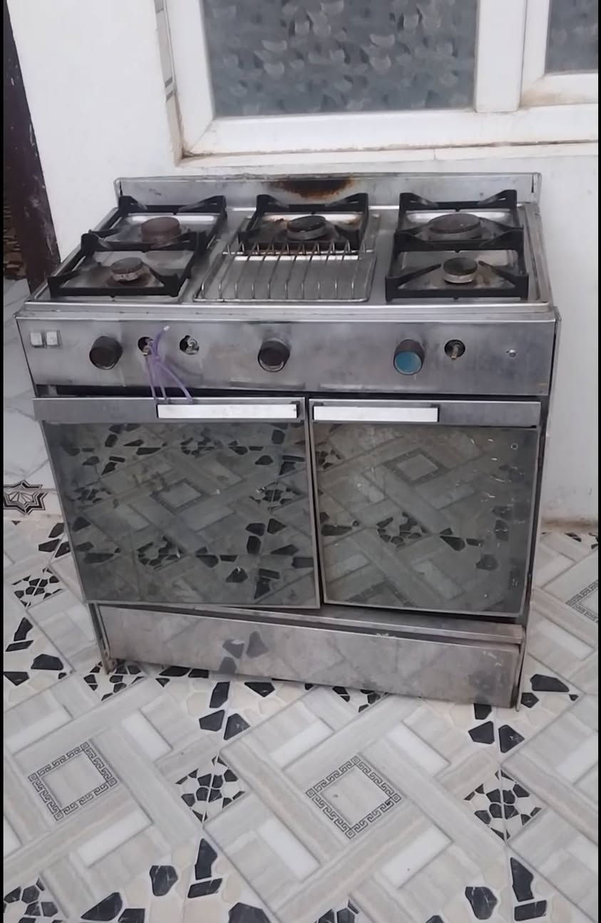 طباخ عشتار يشتغل كلشي بي فرن اعيون كامل المكان كركوك عمل الشعبي قرب المدرسه يحتاج تريب ابيع جف تراب 30لف قفل رقم ***********
