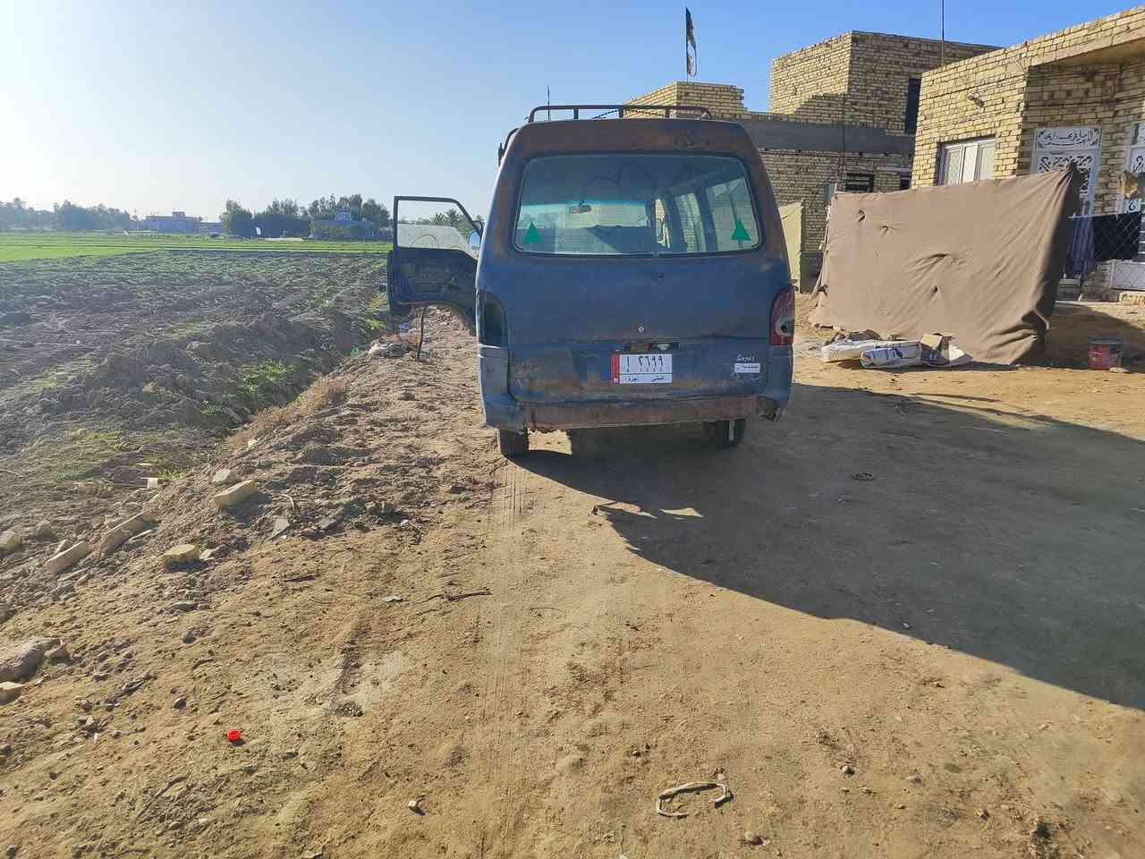 هونداي بيريس١١ راكب موديل 93 بسمي السيارة  وتحويل ثاني يوم سنويه لل26 بشهر 11
السياره اكفلك مكينه وگير واكسن
كشرهاا شوفة عينك وبطنهاا شوفت عينك بالفيديو الشراي هلا بي اليعامل وما تفيده لا يزحم روحه  باقي التفاصيل عل خاص 
رقم مثنى مكاني ديوانيه 
***********
***********
