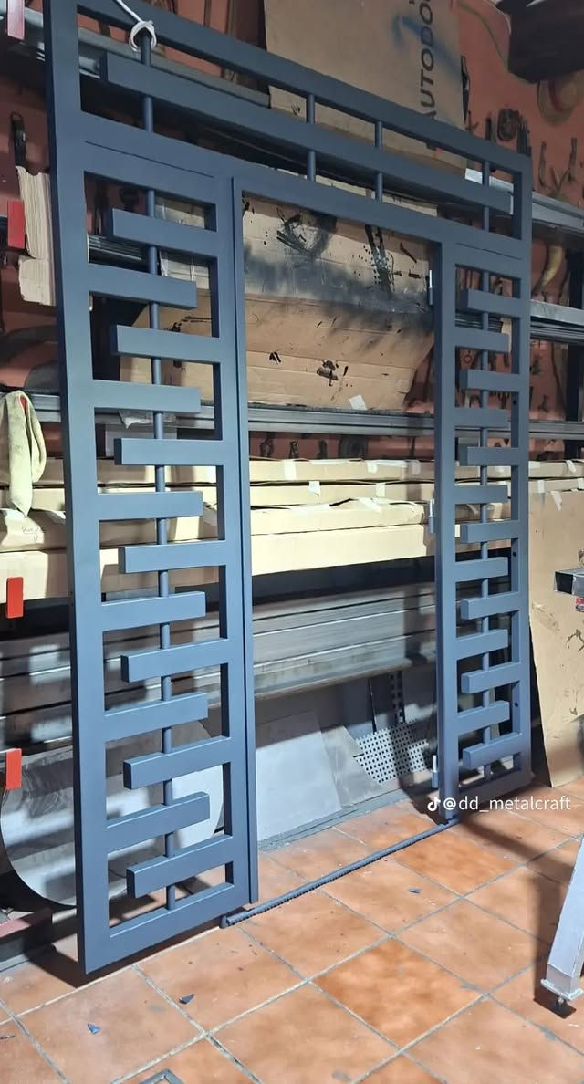 سلام عليكم
حداد متفرغ لعمل جميع أنوع الحداد 

من البواب -شبابيك-سقايف-محجبات-مراجيح 

وما يخص الحداده بشكل عام وبسعار مناسبه 

العنوان :العماره حي المام الصادق (عبجيه) شارع ام البنين (صورت المام علي (ع) داخل الفرع 

رقم: *********** 

حداده محمد اليراني
