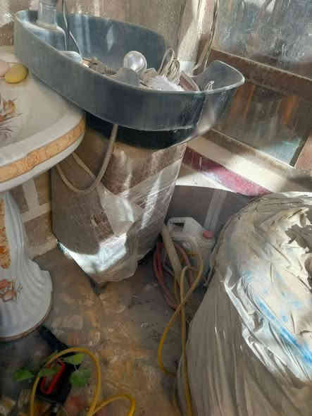 ب 200 الف فقط كرسي حلاقة مع مرايه. .وهناك لدي مغسلة صالون حلاقة ب25 الف اضافة الى سخان  ذات سعة 60 لتر ب40  الف ومغسلة ب25 الف..واللي يريد بس حاجه ..يدلل..الكل يصير المجموع 265 الف

بغداد/ الكرخ
موبايل/ ***********
