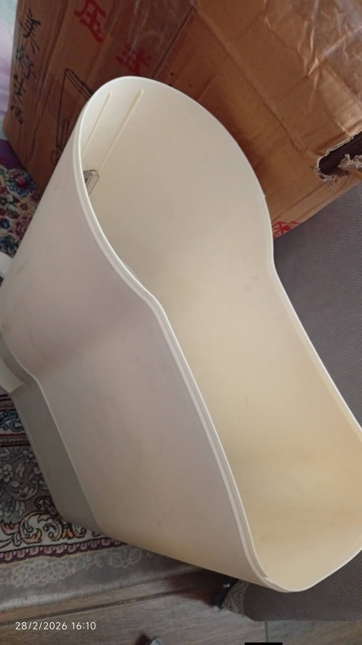 وعاء تخزين للتمن أو باقي المواد كلش حلو الحجم الكبير أكثر من صفحة شفته عارضتة ب15 اني ابيع ب٦لان مكبوس من البضاعة مثل اخر صورة بس عرضة لشسوار ورجعو لشكلة الطبيعي


**إذا كنت صاحب هذا الإعلان وتريد حذفه لأي سبب، رجاءا أرسل رسالة إلى الدعم الفني**