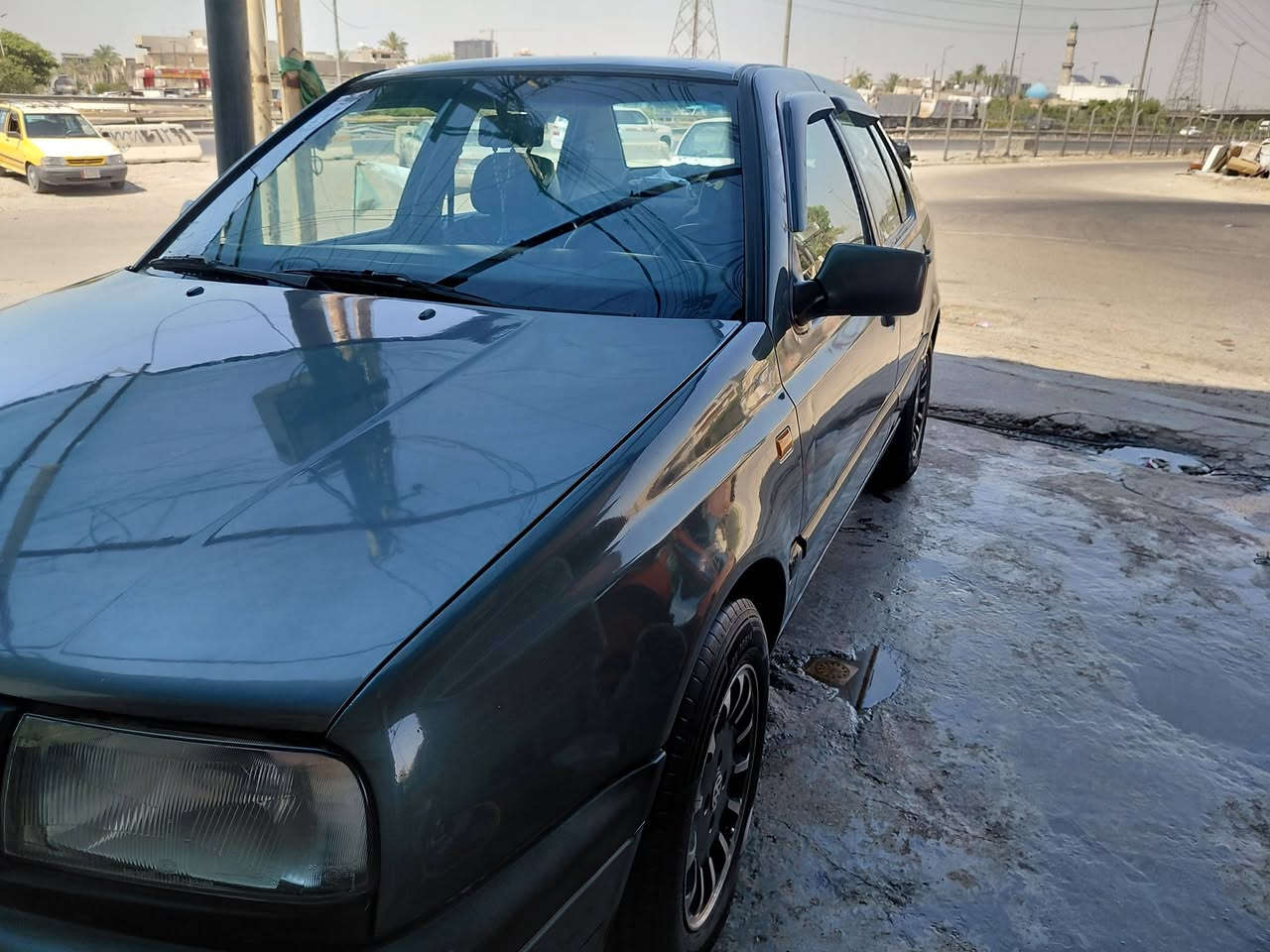 من رخصة الادمن الورد
فنتو موديل 92
كير اوتو زبد
محرك 2000 بدون تبخير
تبريد شغال 
باسمي سنوية وهزة جديده 
سياره بيها تلحيظات بسيطة
السعر 43
مكاني الصبح بالسنك كراج الطوابق
العصر ابو غريب شارع الزيتون

***********
