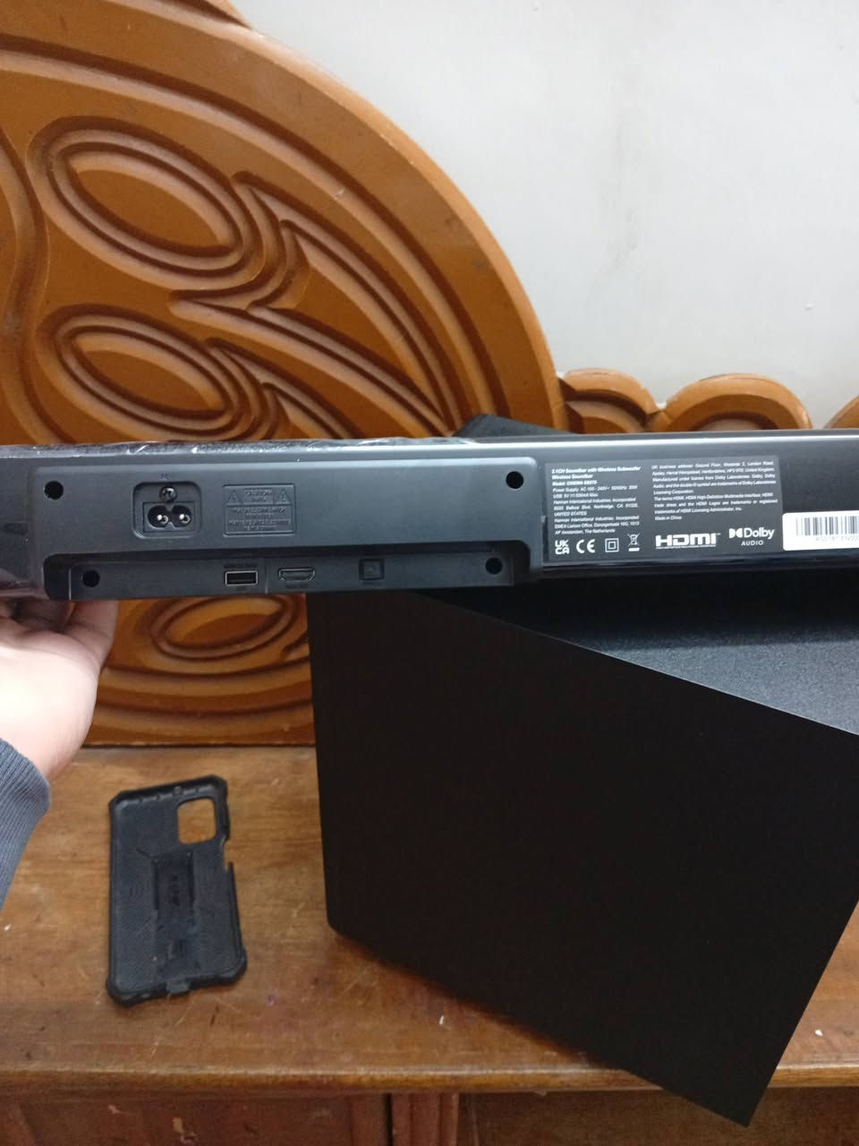 ساوند بار ماركة جي بي ال جديد  لوك بعدة سعرة 150الف يوجد توصيل  صوت  220واط.  صوت روعة


**إذا كنت صاحب هذا الإعلان وتريد حذفه لأي سبب، رجاءا أرسل رسالة إلى الدعم الفني**