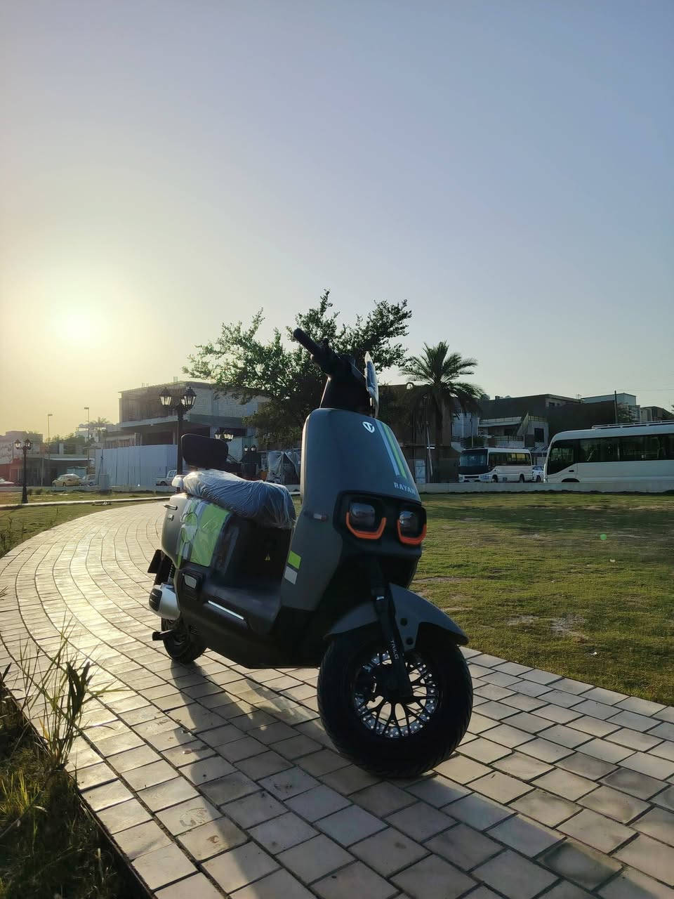 دراجة ريان ام عيون
يتوفر بجميع الالوان 
جديد وغير مستعمل جوه السوك 
المواصفات
6 باتري 
ملف 1200 
تمشيك ٦٠ كيلو بالشحنه 
سرعه ٦٥ 
سويجين وبصمتين 
وباقي المواصفات معروفه 
يتوفر نظام الدفع نقد وبالاقساط 
ويوجد توصيل الى جميع المحافظات
للاستفسار ***********
