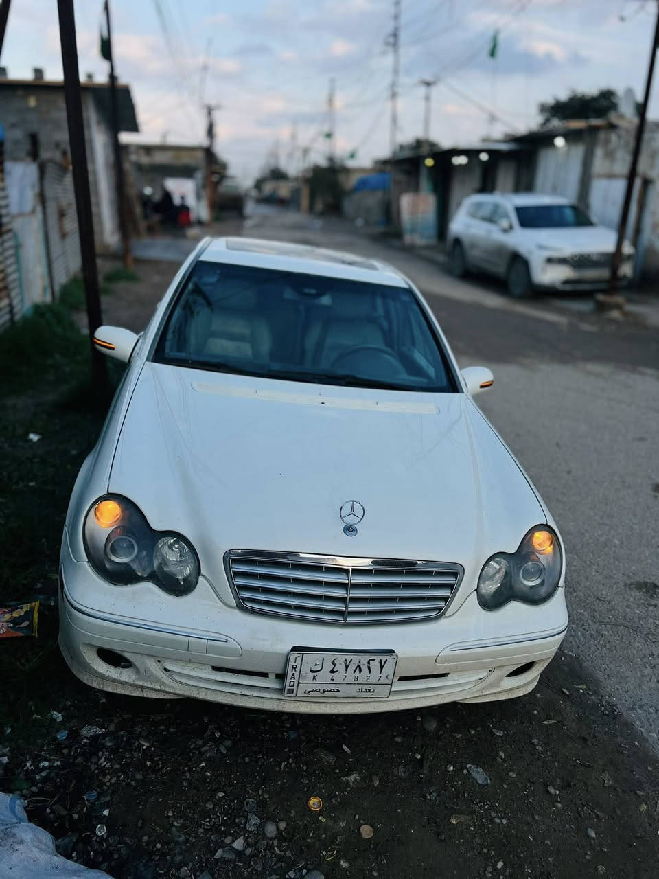 السلام عليكم مارسدس أم عيون موديل 2007 رقم بغداد مشروع وطني سياره فول فتحه كشنات كهرباء 
السياره بيهة مشكله بل مكينه مجولين واكفات تطلع دخان عندي ابيعلك مكينه كايمه السياره صبغ جماليه 
مكينتهة البلاديه 
المكان بعداد غزاليه 
السعر : ٦٥ $ بيهة مجال بصيط 
***********
