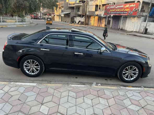 السلام عليكم 
كرايسلر اوباما C300
موديل 2017 وارد امريكي فول مواصفات ✔️
حادثة فقط جاملغ امامي ايمن  بدون ايرباكات  بدون دواخل كما موضح بالصورة ايضاً بيه بارد بلباب مال سايق 
ماشية 95 الف 
رقم اربيل بأسمي تحويل مباشر 
ملاحظة‼️ السيارة استخدام شخصي اني موظف  وكلشي بيه بوضع الوكالة 
المكان بغداد 
السعر 225 
رقم تلفون ***********

