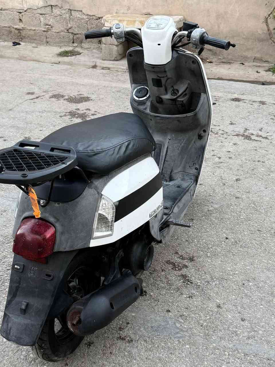 دراجه بوليس للبيع دراجه نكره سلف بكل وقت بلاديه كلها شغاله برغي مناقصها كفاله عامه ختم واحد وي المكينه تخم تاير جدد شلعه معدل طيران مكاني بعقوبه رقم ***********
