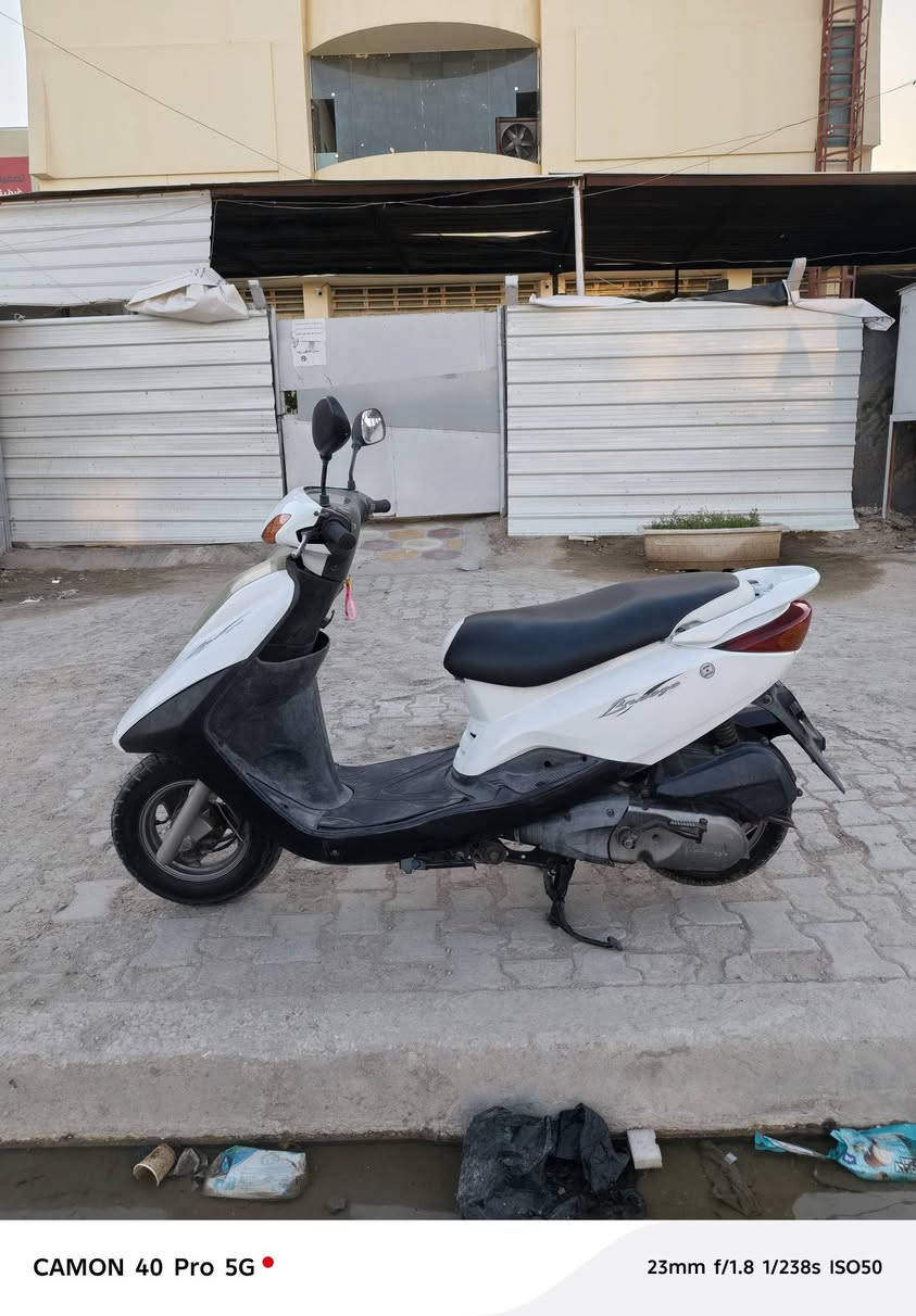 سلام عليكم 
دراجة بريز 140 ياباني دراجة كلش جديدة ومكفولة كفاله عامة من كلشي بلادية برغي ما مفتوح بيها شلعة ومعدل ونعومة فوول شرط نص نكرة سلف بيها لايت زنون ابو المروحة دراجة مال جناي للبيع سعرها 650 وبيها مجال مكاني طويريج  الشراي يتصل ***********
