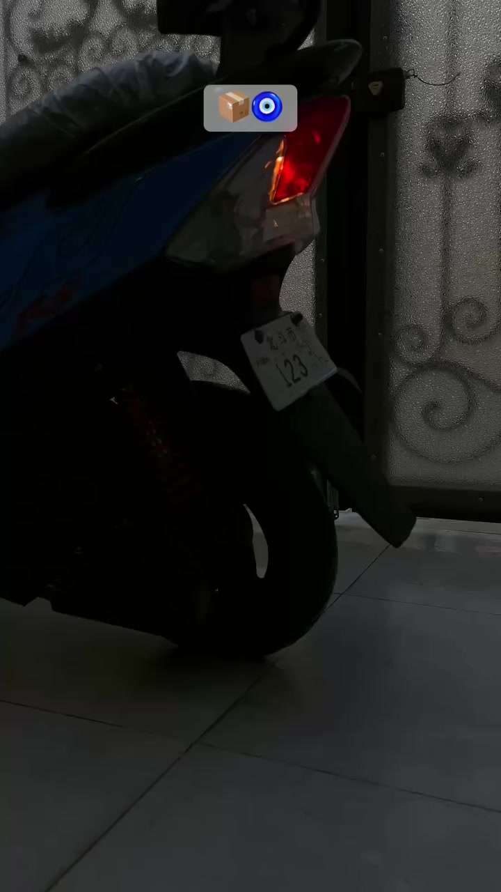 سلام عليكم
ماكس عدله للبيع أو مراوس حسب قناعة 
محرك ٥٥ شلعه معدل فول صالنصه بيلاد كاتم سلف رياضي تايرات جديد كهربائيات كل شغال محرك ناعمه لا صرف لا بخار كفاله شرط ١٠ فيتر نكره سلف ب كل وكت دراجه خيرمن الله مابي نقص عنوان كركوك تلفون ***********
