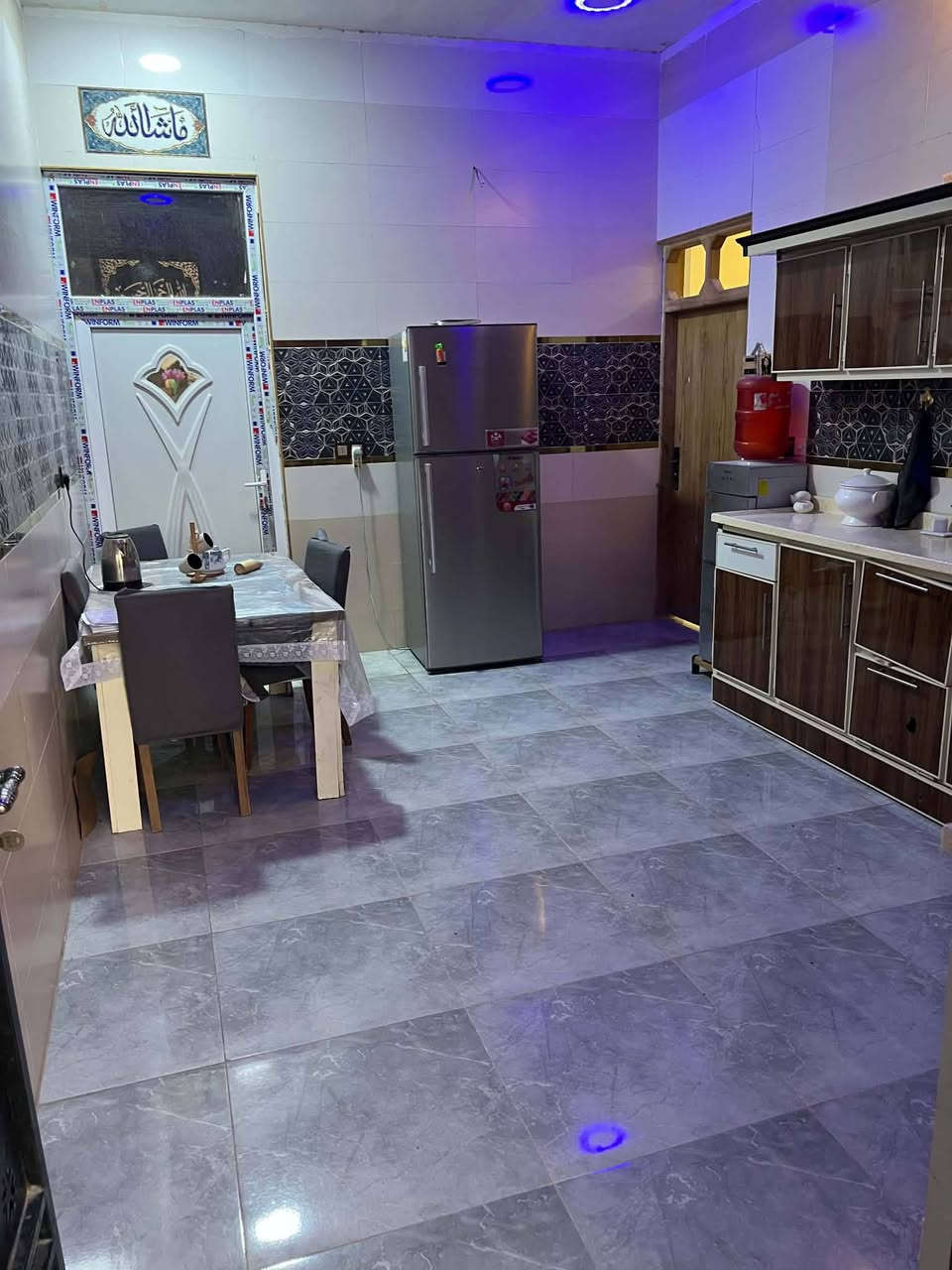 🕋 السلام عليكم 🕋
@الجميع

🏠للبيع بيت مساحته ١٦٠ م طابق واحد الفلوجه 

📍حي جبيل قرب الجسر الثالث
📍 طابو زراعي سند 25 

📍 يبعد عن شارع ٤٠ الترابي ٥٠ م تقريبا 

📍 يحتوي على 

🟩غرفة نوم واحدة 

🟥صاله 

🟩 استقبال 

🟥 مطبخ منور 

🟩صحيات كراج 

📍السعر ٦٠ قابل للتفاوض


**إذا كنت صاحب هذا الإعلان وتريد حذفه لأي سبب، رجاءا أرسل رسالة إلى الدعم الفني**