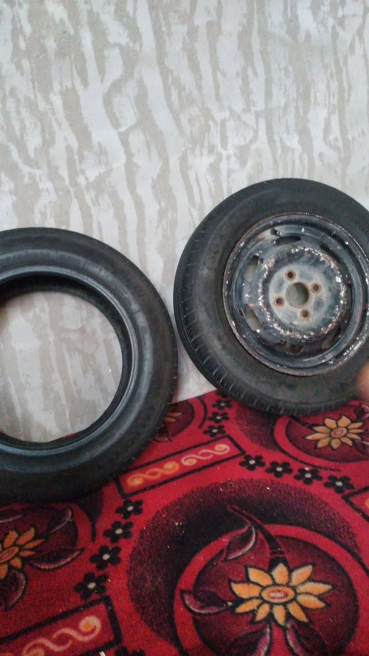 زوج تايرات ماشيات يوم واحد السعرب٥٠ قفل مكاني ابو غرق الرقم ***********حجم ١٤

