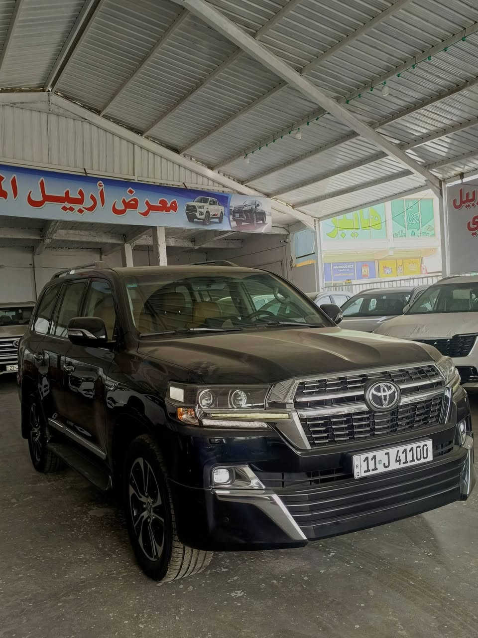 سلام عليكم
لاندكروز 2021
6سلندر 
ماشيه 100 ألف
بيها ملاحضات بسيطه مذكورة بل سونار 
رقم بغداد مميز
تحويل مباشر
مكان واسط الصويرة 
***********
