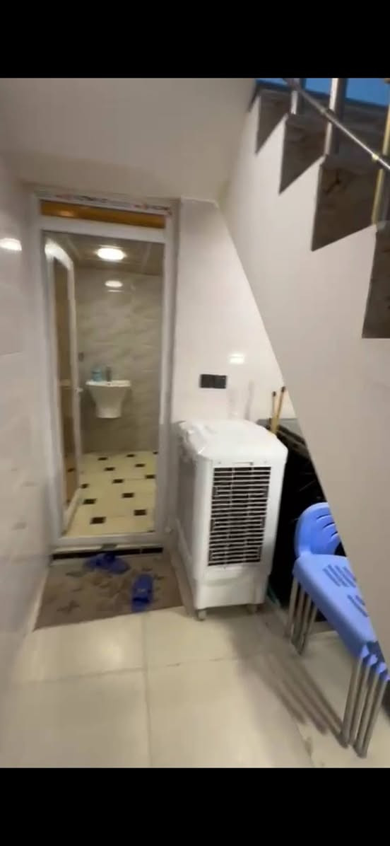 السلام عليكم بيت للبيع مساحة ١٢٠متر واجهة ٦يحتوي علىَ ثلاث غرف نوم وصالة ومطبخ وخدمات بيت جديد موقع ممتاز الرسالة الثالثة خلف شارع قطر الندى الاستفسار على هذا الرقم ***********
