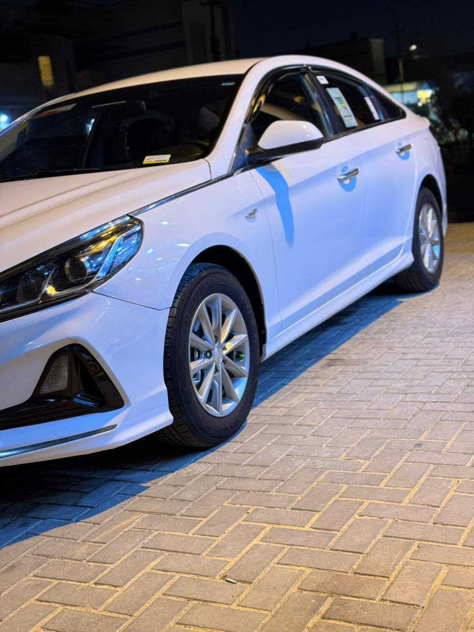 لسلام عليكم ورحمة الله وبركاته 
هونداي سوناتا وارد كوري كفاله ماعده البنيد مقسم فقط مديل 2020 جاهزه كلش  مكينه قبل شهر مبدله خط واحد شادله مال خليجي رقم بصره جديد
السعر( ١٦٤ ) وبيها مجال
للاستفسار الاتصال على الرقم 
***********.   ابو الجود
مكلف بالنشر
