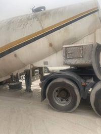 شاحنة سيلو • ٤٢طن • ظاغطة ٢بستم