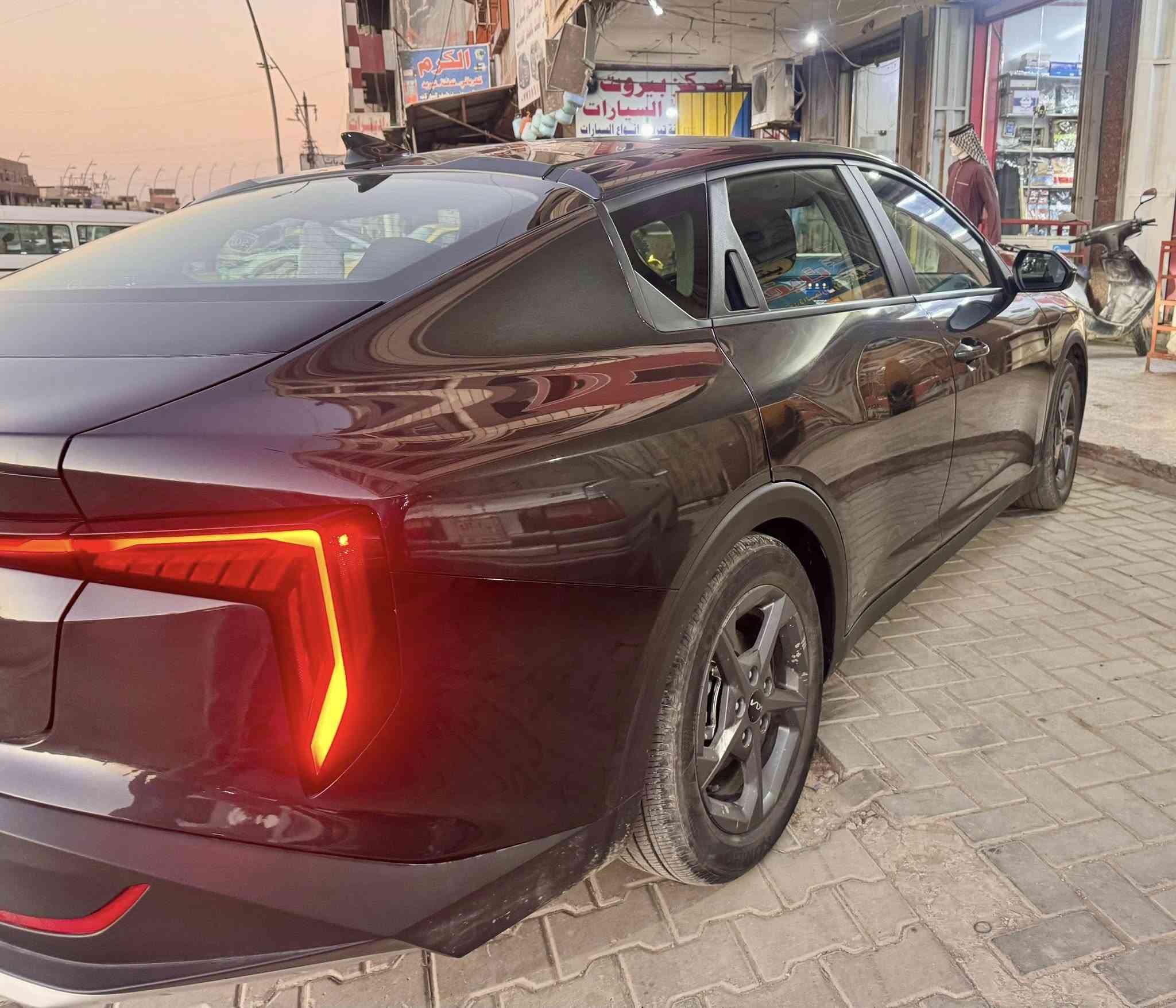 لام عليكم
كيا K4 LX
موديل 2025
 قطعة وحده صبغ فقط بنيد 
ماشية 7،900 ميل حاليا
مرقم بغداد 
صور الحادث مرفقة 
السيارة تشتغل وتمشي 
السعر 178 ورقة
17،800 $ 
اي استفسار الاتصال على : 
***********
