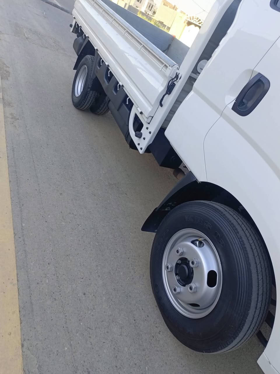 السلام عليكم كيا فحل موديل 2023للبيع السياره كفاله عامه تخم تاير جديد محوره 14 ويل وتاير بيه رصعات بصيطه لاصبغ ولابارد كفاله رقم بغداد بسمي تحويلك ثاني يوم المكان بصويره للاستفسار الاتصال على الارقام ***********
*********** السياره ماشيه 163 السعر 180 مع المحجر وياهه محجر موجود
