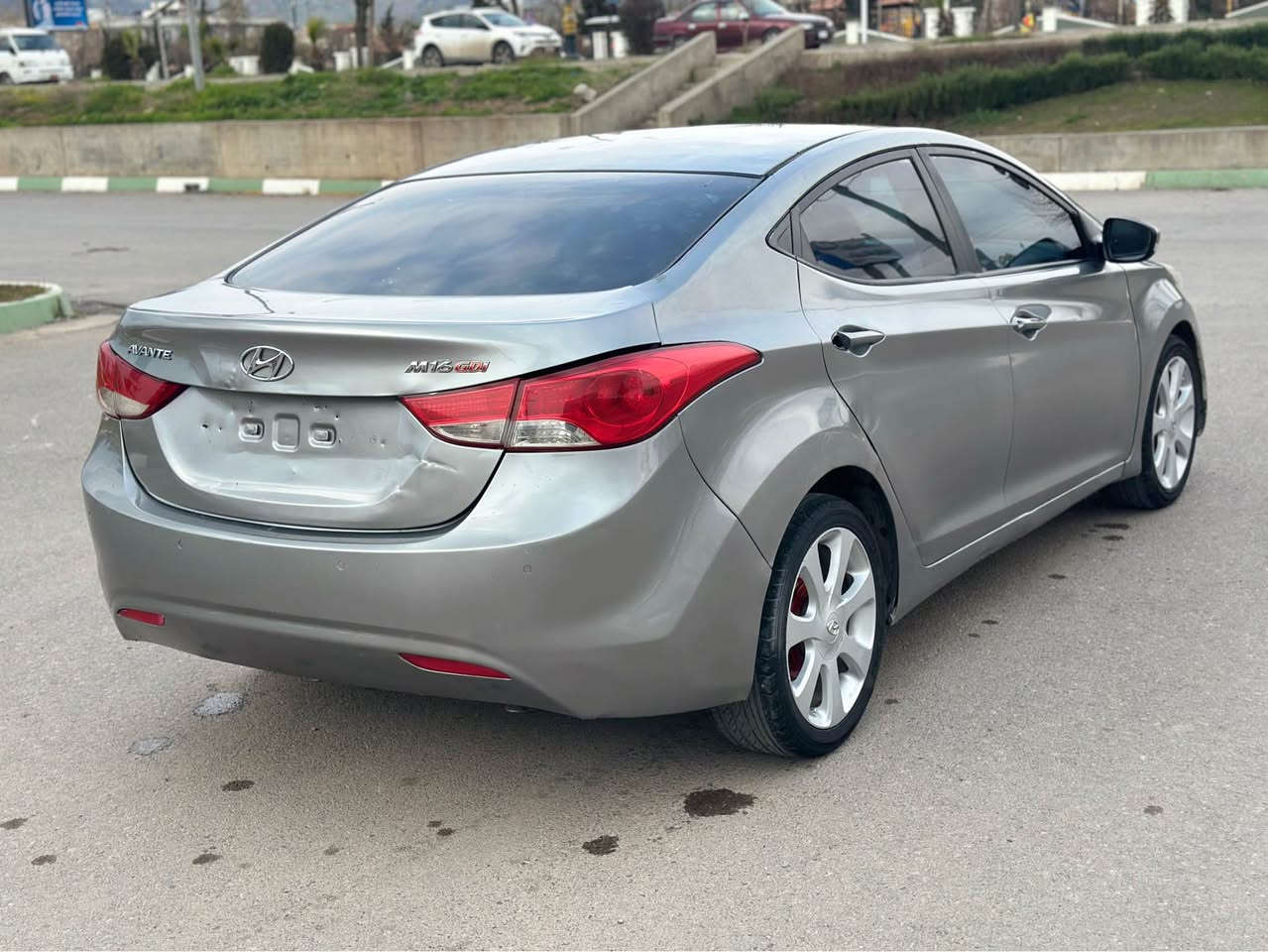 ئاڤانتي2011
براوةى دوبةية 
گيرو مةكينة بةشةرت
ليدراو كةڤةر گؤراو بةشةرت
رةقم *********** رانية, السليمانية
