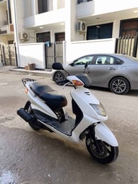 سكنس دراجه كامله نكره ونضافته   مثل ما واضح بل صور تخبل الدراجه   مكان...