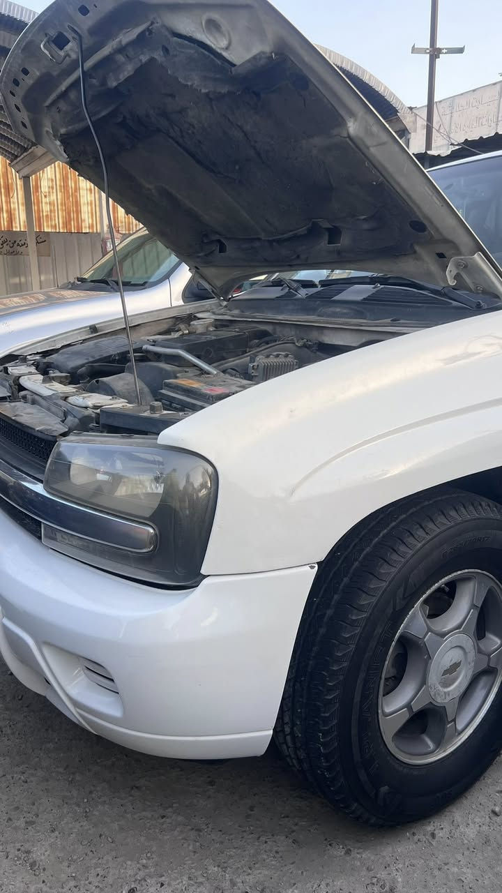 السلام عليكم سيارة للبيع …🩶
شوفر ليت بلايزر 🚘
موديل / 2007
لون / ابيض ⚪️
مكينة / ٦سلندر 
تخم تاير جديد / حدادية صدر جديد 🛞
رقم بغداد دولي .
شاشة بلوتوث تطبيقات 🖥️
داخل لون رصاصي + صاج جوزي 
بيها ٤ قطع فقط صبغ من خارج 
سيارة ما ناقصها شي بالواقع احلة من الصور .
موجودة بغداد الكرخ .
السعر 90 💵
للاتصال واستفسار على الرقم ..📞

*********** 📲
