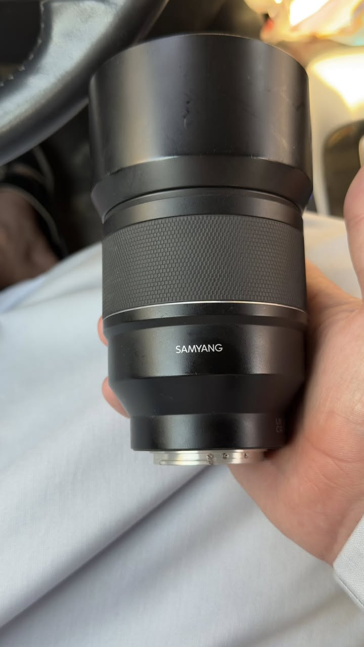 عدسة Samyang AF 85mm F1.4 FE II للبيع
🔹 الموديل: Samyang AF 85mm F1.4 FE II

🔹 الماونت: Sony E-Mount (فل فريم)

🔹 فتحة العدسة: F1.4 – F16

🔹 البعد البؤري: 85mm

🔹 أوتوفوكس سريع وهادئ مناسب للتصوير الاحترافي

🔹 عزل (بوكيه) ممتاز جداً للصور الشخصية والبورتريه

🔹 حدة عالية وألوان جميلة

🔹 تدعم كاميرات سوني فل فريم و APS-C

🔹 مقاومة للعوامل الجوية 

للتواصل ***********
السعر ب550 الف وبيها مجال
