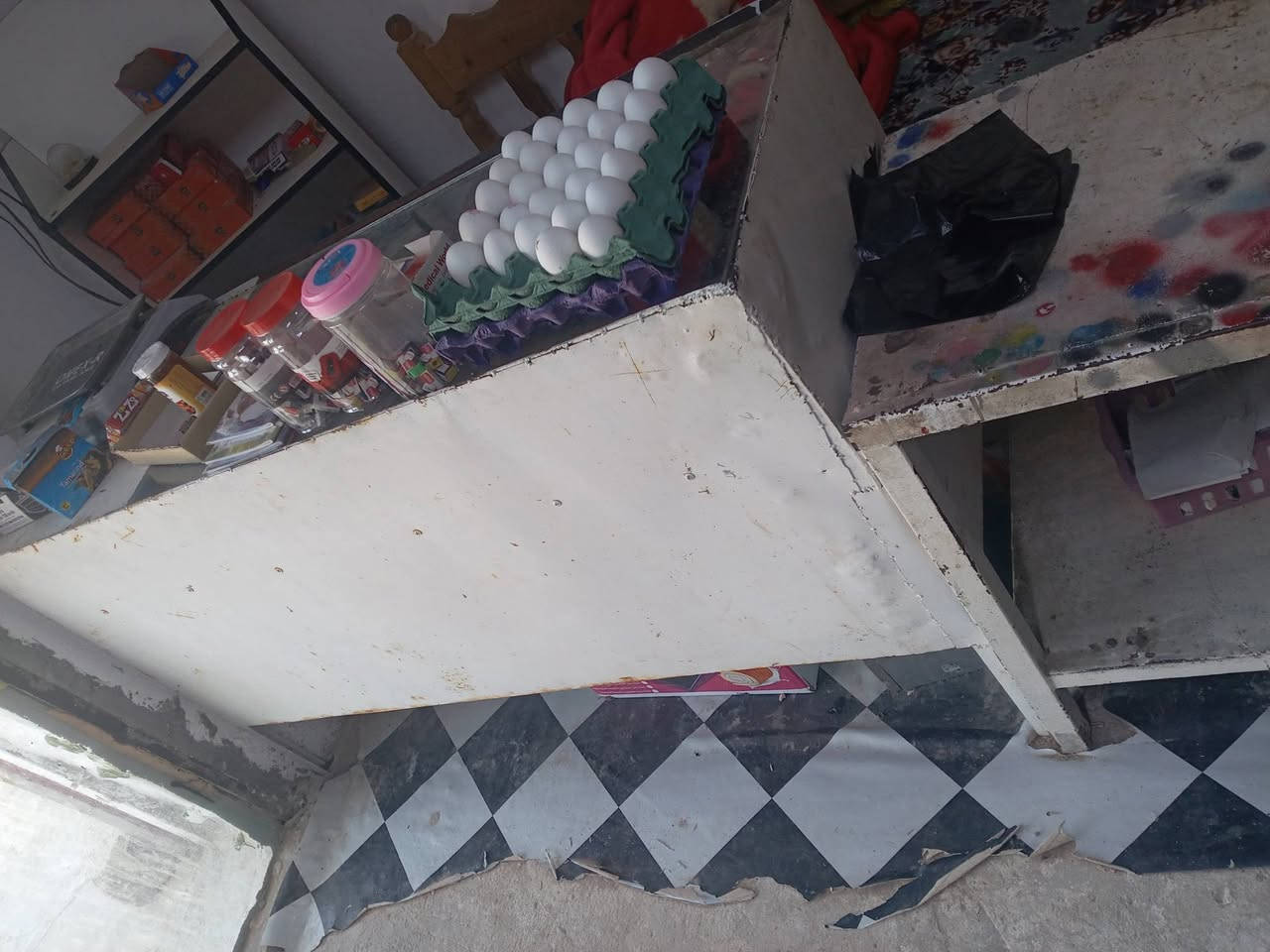 غراض محل للبيع حي النوار قرب منطقت شريعه ***********
