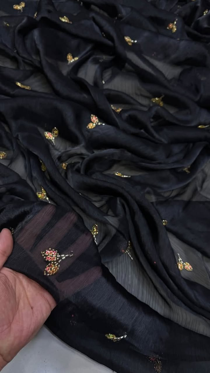 ئەرێ چی وکرد جلت هەرنەکڕی بۆ جەژن؟!
کورە خۆ هەر جەژن نیە بەتەنها بەهارونەورۆزیشە بیرت نەچێت😍
بەخوا خەیاتەکەشت وەعدی دنیای بەمشتەری یاوە دەزوو داوای کە بابۆو بدورێ هەر سەیر مەکە😍
نیە لەمانە نازدارتر 
وێنەکان بکەرەوەو لەنامە بۆم بنێرە بۆو ئەنێرم بۆ بەر دەرگای ماڵتان🥰🌸


**إذا كنت صاحب هذا الإعلان وتريد حذفه لأي سبب، رجاءا أرسل رسالة إلى الدعم الفني**