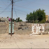 للبيع مشتمل زراعي وجه 5 ونزال 30 و غرفتين مع قطعه مجموعها  300 متر حي ...