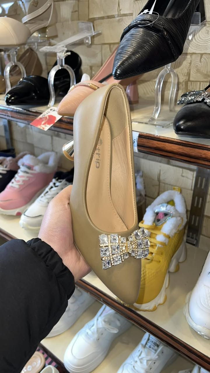 عرض خاصصص❤️‍🔥❤️‍🔥

قطع اخيرة ، حذاء كعب باكثر من موديل✨

السعر السابق 15 الف السعر الحالي 7 الف فقطط🫰🏼😍


**إذا كنت صاحب هذا الإعلان وتريد حذفه لأي سبب، رجاءا أرسل رسالة إلى الدعم الفني**