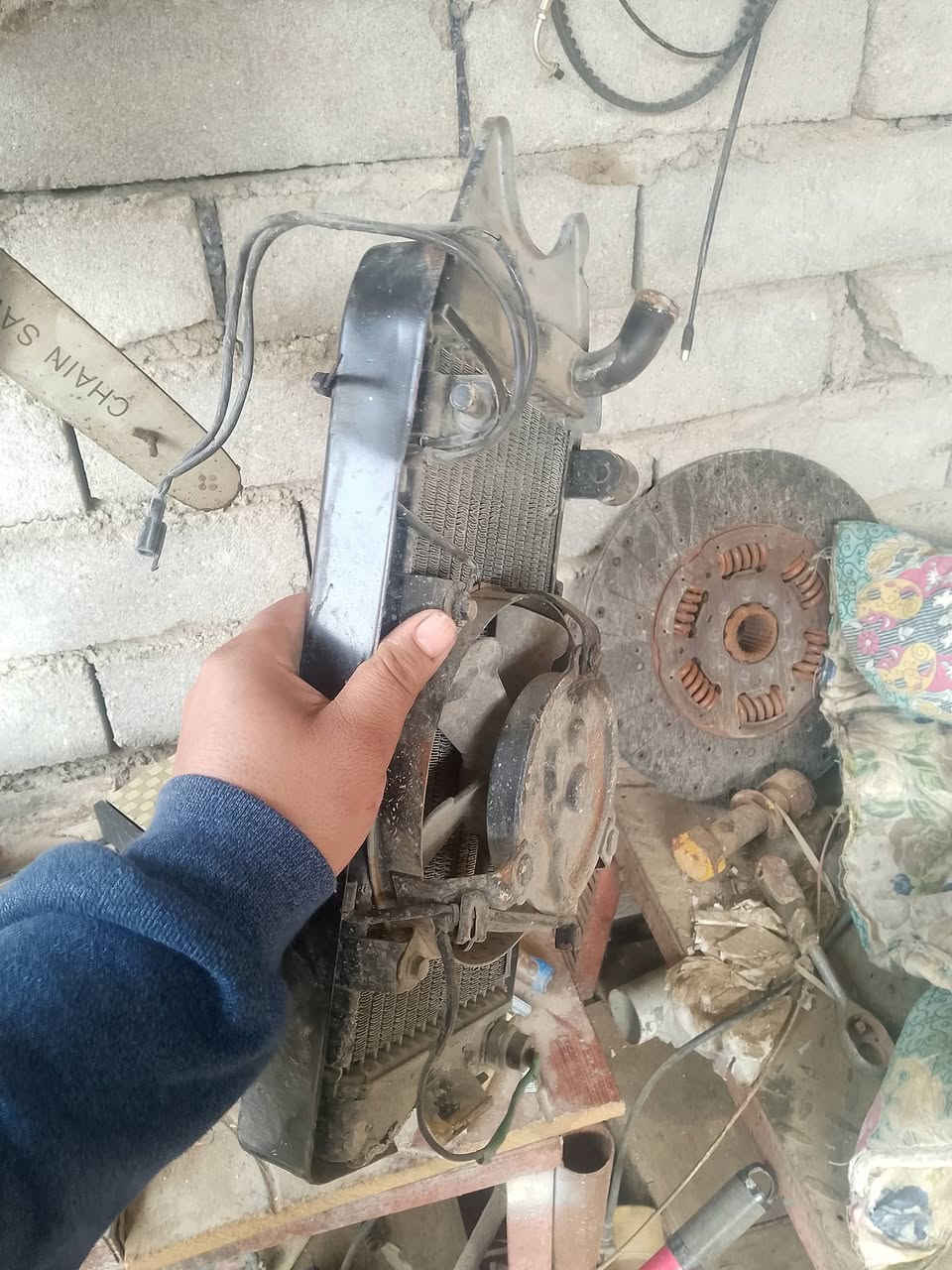 غراض ستد للبيع بسعار جدا رخاص مال جناي الله شاهد اسعار بلاش
التاير جديد ما مستعمل 50الف 
راديتر 25الف 
شيال مال الرقم 10الف 
كزوزات رياضي 45الف 
محرك شرط شغل 150الف 
بك لايت بلادي 15الف 
دبلات مدة كامل هيه وصدر مالهة 75الف 
وصفاجيات مزلغات هذن ب10الف 
وفيت بم 20الف شرط شغل 
وني بخدمتكم 
***********
