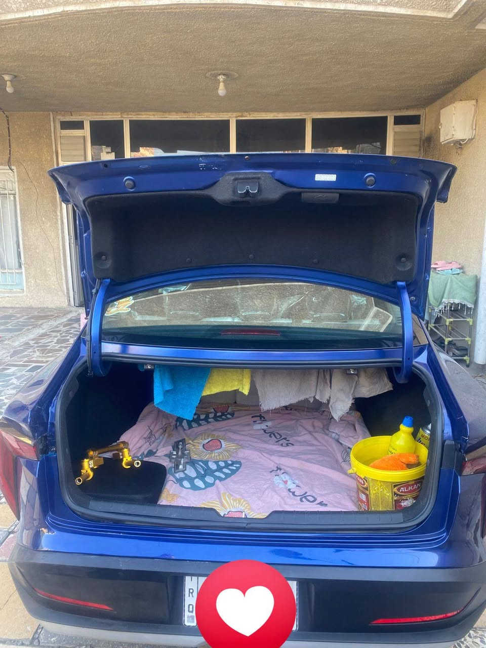 السلام عليكم سياره للبيع كي فور موديل25حادثه بالخلف بسيط بدون تبديل الصبغ بس قبق صندوق اشويه بدون ايرباك السياره جديده ماشيه 6000 السياره باسمي رقم بغداد السعر 185 وبيها مجال بسيط العنوان بغداد رقم الهاتف ***********
