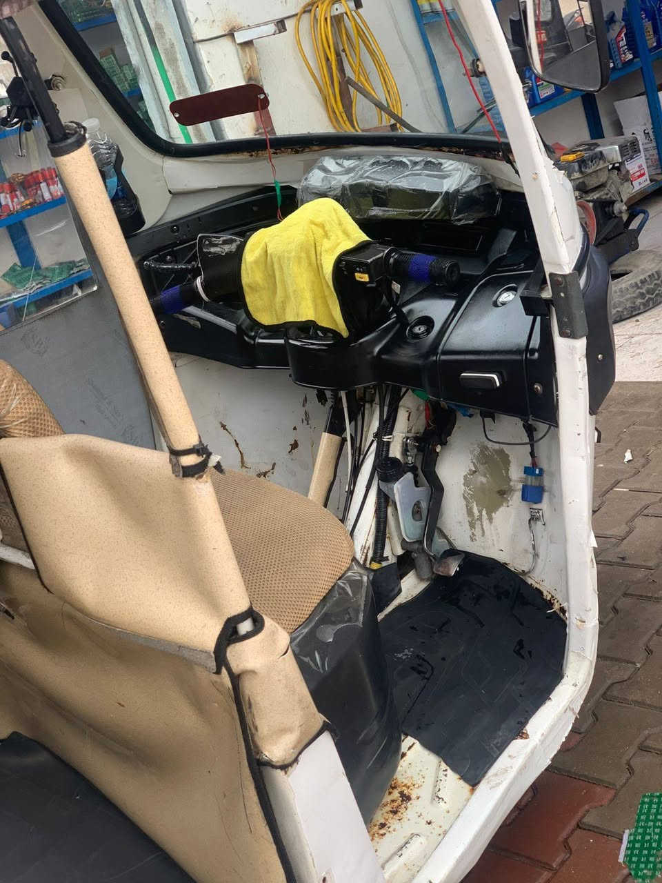 تكتك للبيع TVS تكتك خير من الله و مصروف عليها شغل وطلع ومثل ما موضحه صورها سعرها 3 وبيها مجال للطيبيل نشاءلله ورقم تليفوني للتفاصيل اكثر ***********
