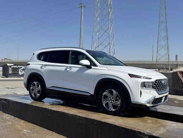 هيونداي سنتافي 2023 وارد امريكي
فول الفول أعلى فئة  

ماشية 37 ميل 

بدون رقم فحص مؤقت

بنوراما 

كامرات محيطية

 رادارات امامية خلفية جانبيه 

مكينة 2،500. 

٥ راكب 

حادث دعامية فقط  والباقي كفاله عامه 

المواصفات:-( vip )

١- مفتاح ذكي بصمة + التشغيل عن بعد .

٢- نظام اوتو بارك / تقديم و ترجيع السيارة بالمفتاح الذكي والتوقف الذاتي بدون سائق

٣- كير بنظام الازار المنفصلة الاصدار الجديد ( بيانو)

٣- كير ماوس ثانوي لأوضاع القيادة :

 وضعيات للقيادة 

 Drive mode : ‏eco - Smart - Sport  Snow 

٤- نظام HTRAC الحديث دفع رباعي

٥- بنوراما فتحة سقف.

٦- هاند بريك بصمة 

‏٧ - Auto Hold  أوتو هولد

٨- خاصية ISOFIX   ايزو فكس قفل الاطفال

٩- نظام مانع الانزلاق

١٠ - نظام نزول المنحدرات.

١١ - نظام اطفاء المحرك (A) ذاتيا في الازدحامات لتوفير الوقود

١٢- شاشة تدعم Apple Car play و Android وبلوتوث مدمج والأوامر الصوتية

١٣- الداشبورد الكتروني بانماط متغيرة حسب وضعية القيادة

١٤- الشاشة الوسطية حجم كبير ١٢ انج مع دعم الملاحة بالخرائط GPS وبوصلة للاتجاهات

١٥- شاحن هاتف wireless

١٦-  مخارج شحن USB وتشغيل الميديا

١٧- منافذ للطاقة كهرباء 12فولت ومنفذ 110 فولت

١٨-  المرايا الجانبية قابلة للطي + نقطة عمياء + هيتر + اشارات

١٩- مرايا جانبية بخاصية الترحيب والفتح عند الاقتراب والاضاءة في الضلام

٢٠-  الصندوق كهربائي ذكي

٢١- حساسات ضغط الاطارات 

٢٢- حساسات أمامية / جانبية /خلفية

٢٣-  كامرة اضافية لتقنية منع الخروج عن المسار

٢٤- ميزة التوقف الذاتي للمركبة منعا للاصطدام عند القيادة او الرجوع

٢٥-  المركبة تعيد نفسها للمسار الصحيح عند عدم الانتباه

٢٦- لايت زينون رباعي العدسات بتقنية High Beam الانارة الذكية + LED  نهاري 

٢٧- بك لايت LED مميز مدعوم بتقنية ضد الضباب لاوضح رؤية للمركبة

٢٨- خاصية دعم الكاميرات عند تشغيل الإشارة الجانبية لرؤية الزوايا العمياء

٢٩- كاميرا دوارة 3D تفاعلية متعددة الاوضاع

٣٠- اضاءة داخلية LED تقنية Ambient Light متعددة الالوان 

٣١- مرآة داخلية بخاصية التعتيم الذاتي 

٣٢- سستم صوت سماعات محيطية مع دمام وتويترز 

٣٣-  نظام القيادة الذاتي الذكي في الشوارع المخططة 

٣٤- مثبت السرعة Cruise وميزة التباعد عن المركبات

٣٥- خاصية المايك للسائق للتحدث مع الركاب في الخلف

٣٦- حساس حراري بسقف السيارة بتحذير صوتي في حال نسيان الاطفال في المركبة

٣٧- قفل الابواب والنوافذ / خاصية عدم العبث للاطفال

٣٨- القفل المركزي للابواب وعدم الفتح عند مرور مركبة بشكل قريب من السيارة 

٣٩- مقعد السائق خاصية الخزن وميزة الخروج المريح عند الاطفاء

٤٠-  المقاعد الامامية كهرباء + تبريد + تدفئة

٤١- المقاعد الخلفية تدفئة

٤٢- الداخل جلد بلون بيجي مميز تطعيم الدواخل

٤٣- ستائر جانبية 

٤٤- ستيرنغ من الجلد حياكة مع تحكمات 

٤٥- شفتات رياضية بالمقود

٤٦-  التبريد والتدفئة تحكم شاشة وتحكم يدوي ايضا

٤٧-  التبريد امامي خلفي مناخ منفصل

٤٨-بردات أبواب خلفية  

٤٩- جدا اقتصاديه بالبنزين

٥٠- حساس لمس ابواب لفتح وغلق باب السائق والراكب

٥١- ماسحات امامية حساس / تشغيل تلقائي وسرعة حسب غزارة المطر

٥٢- ماسحة خلفية حساس /  تشغيل تلقائي عند المطر

٥٣- اريل نفكيتر مدمج بتقنية التقاط بث الراديو HD

  للاستفسار  اتصال ع رقم او واتساب 

‭ 0770 561 2895
