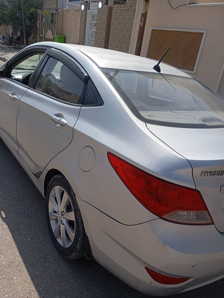 سلام عليكم اكسنت 2012 خليج 1600 أصل رقم النجف انكليزي دولي سنوية 2030 وهزه جديد 
سيارة بيه بارد شويه بنيد وصبغ بس مكان أثر جراد سيارة جاهزه 
سيارة كفالة من ضربة قوية وتكم وحوض وقمارة وشواصي 
مكاني النجف حي الوفاء 
رقم ***********
سعره 83 وبية مجال بسيط النجف, العراق
