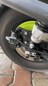 دراجه شحن
6 بطاريات
اوراقه موجوده
دراجه كامله ما بيه اي نقص 
ملف 2000
تمشي 50 كيلو بل شحنه 
دبل إشاره 
ضوه عالي ناصي 
بك R
3 سرعات
نضافه 90 من 100 
بطارياته تمشيك اقل من شهر 
سعر 500قفل 
شاحنه وياه هديه
بصمه وياه تشغيل عن بعد او تقفل او تفتح 
عنوان بغداد ساحة عدن
اي استفسار تفضل خاص


**إذا كنت صاحب هذا الإعلان وتريد حذفه لأي سبب، رجاءا أرسل رسالة إلى الدعم الفني**