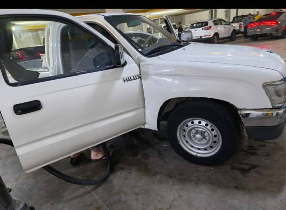 ام تويتا بو فرؤشتن
بي بوياغ  / 390 رؤشتوة 
مةكينةي نةكراوةتةوة مةكينة سبية 
هةمو كياني لةسةر شةريكةية 
سعري 90 وةرةقة و مةجال 
سةيارةكة لةكةلار ة 
***********

سياره مكفوله دعامي لدعامي 
390 الف ماشي محرك مافتوح
سعر 90 بي مجال
