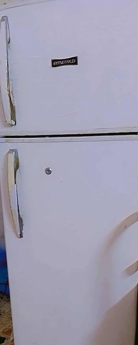 سلام عليكم غراض نظيفة للبيع مكاني بالجاير 
امراية 125
ثلاجة 100
بوفية 100
كنتور 250
 دوشك طبي 85
تخم 250 عدد 5 مقاعد *********** كربلاء, العراق
