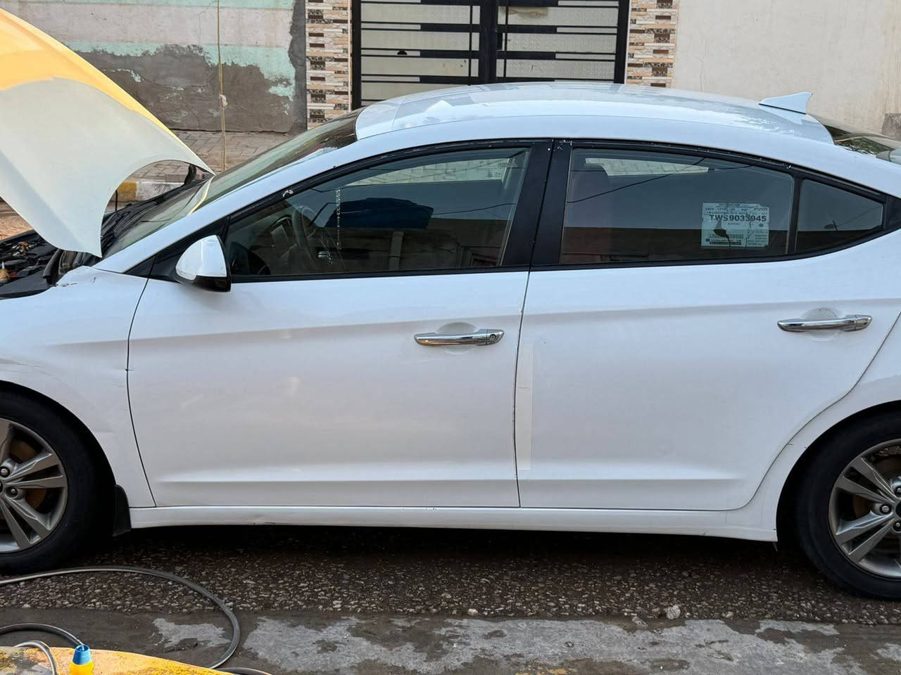 سلام عليك للبيع الانتره موديل 2018 امريكي حادثها الجاملغ الامامي وبنيد فقط  رقم بغداد السياره جديده وجهازه من كلشي  كير مكينه حداديه تخم تاير كله جديد تبريد ثلج  السعر  130 وبيها مجال السياره احله من الصور مكان السياره كربلاء الأستفسار علا رقم  ***********
