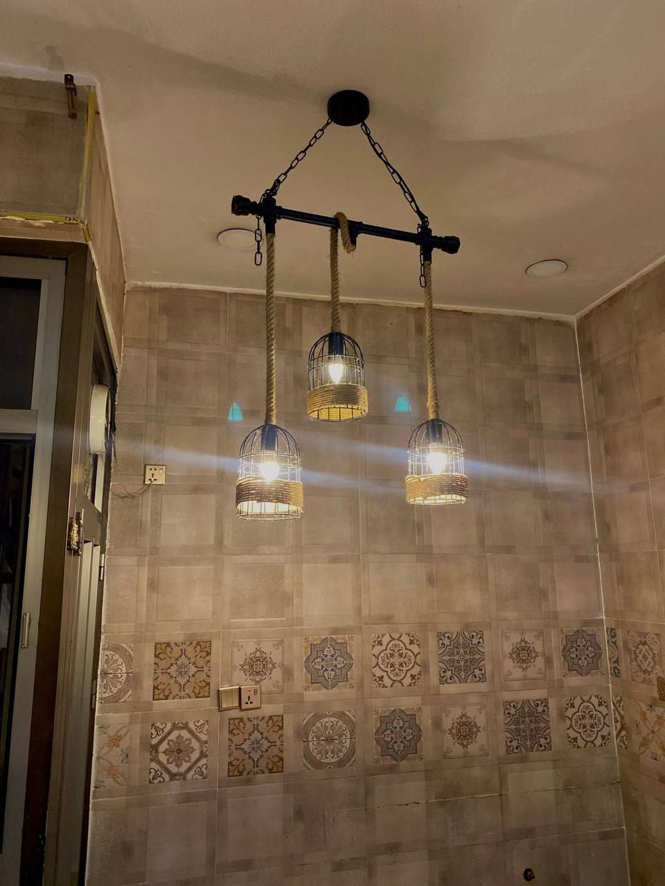 اغراض منزل للبيت
تخم تركي ٨ مقاعد من الحافظ للاثاث نظافه فول ب٩٠٠ الف
ميز تلفاز من الجشعمي  ب٢٥٠ الف
ثريات عدد ٢ ثلاثيه ب١٠٠
براكيتات الزوج ب٢٥ الف
ميز كوي ب٢٥ الف
سرير خشب كوخ كبير ب١٠٠ الف
بغداد دوره ***********
