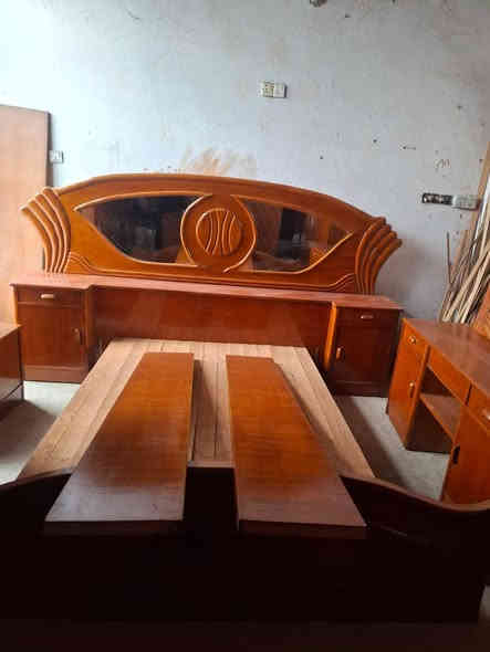 السلام عليكم  غرفة للبيع للاستفسار الاتصال على الرقم ***********
