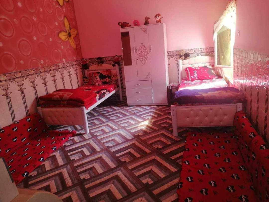 بيت جديد للبيع على طريق السنيه مساحة 200م بناء 2غرف وصاله مطبخ وحمام طارمه حلوه تفاصيل أكثر على رقم ***********
