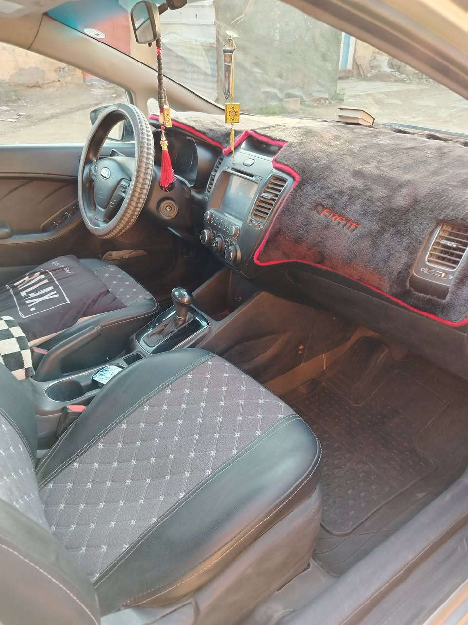 السلام عليكم كيافورتي موديل 17 رقم أربيل انكليزي بسمي بيها بابين صبغ السياره مابيها نقص برغي كامره شاشة دوشمة جديده تخم تاير  السعر 122 العنوان بغداد التاجي هاتف ***********
