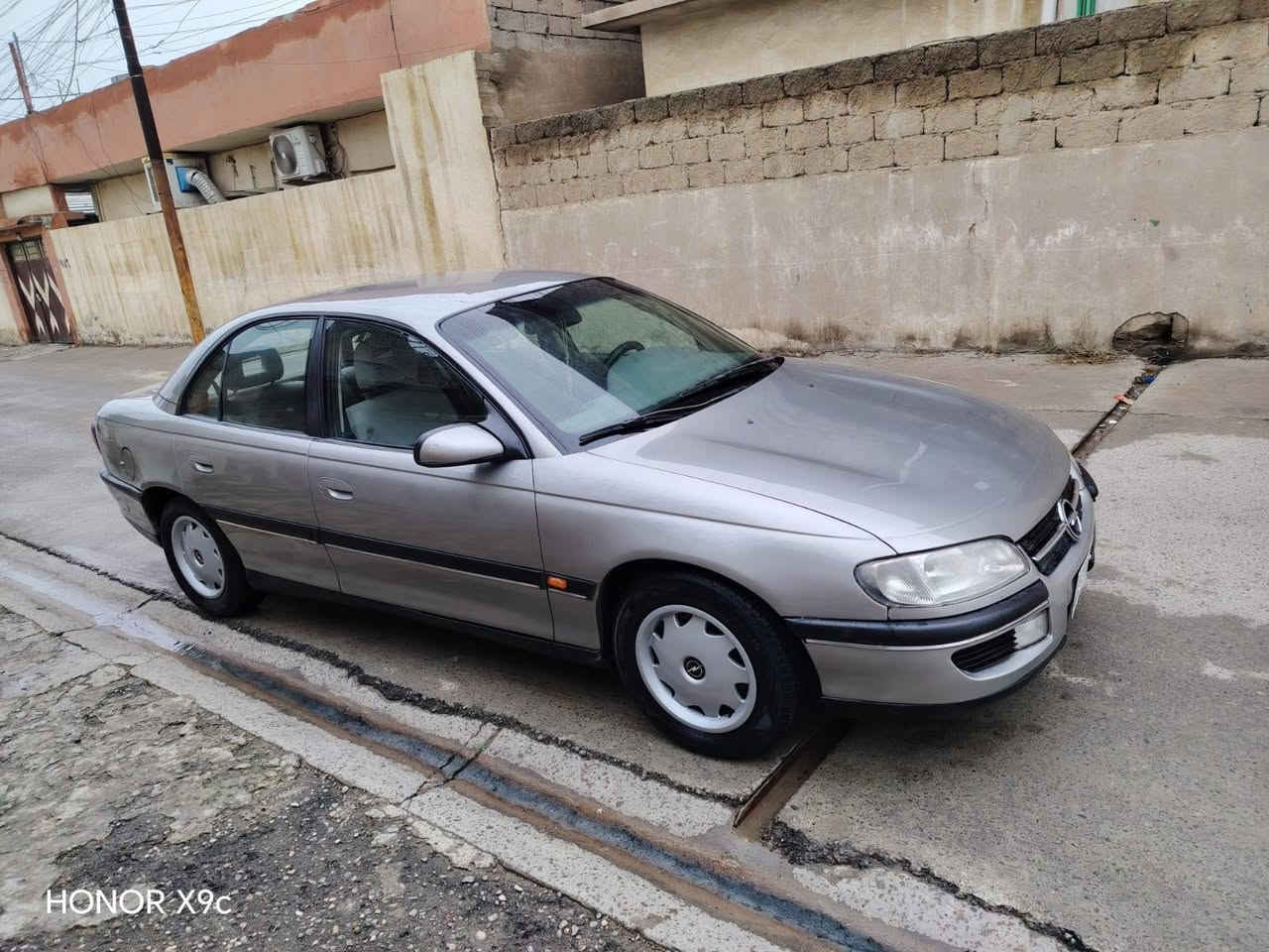 للبيع اوميكا بزون موديل ٩٥ توماتيك بدون ضرر صبغ جمالية تبريدها عاطل والتدفئة شغالة حجم ٢٠ كبس صاحبها موظف بالتربية سعرها ٥٥ وبيها مجال مكانها الموصل حي الزهراء 
***********
