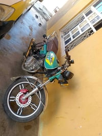 شباب دراجه للبيع سيفان موديل ٢٤  والسعر ع رقم07759479257