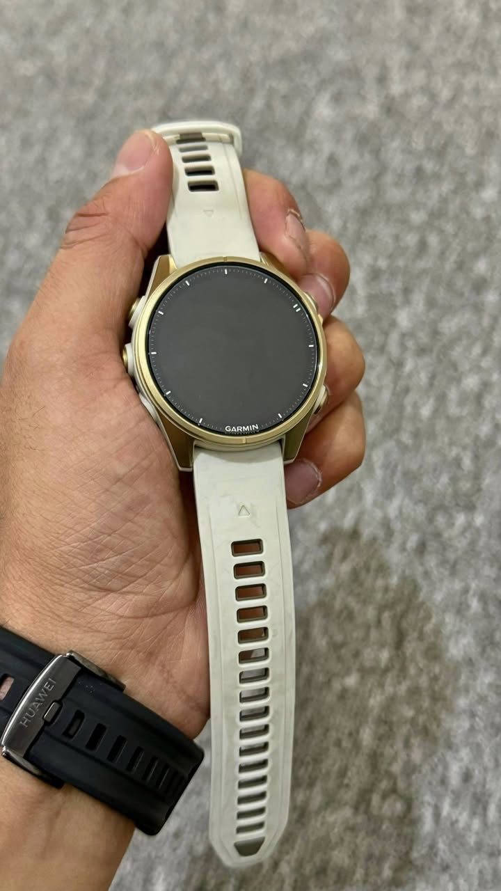 ساعة Garmin Fenix  8 saph 43m 
ملحقات كيبل الشحن فقط الساعة شرق اوسط 
السعر مليون و٧٥ الف دينار 
مع ضمان ٩ اشهر 
للحجز خاص او واتس اب ***********

